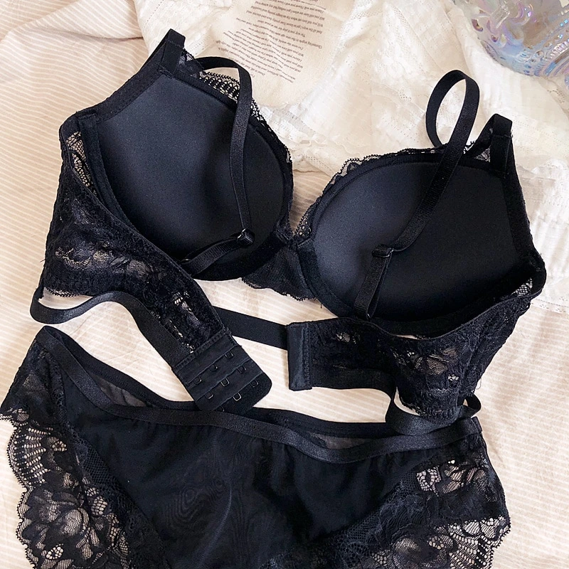 Hollow Out High-Quality White Lace Sexy Bra And Panty Set Europe America  Thin Thick Push Up Women Underwear Plus Size Lingerie